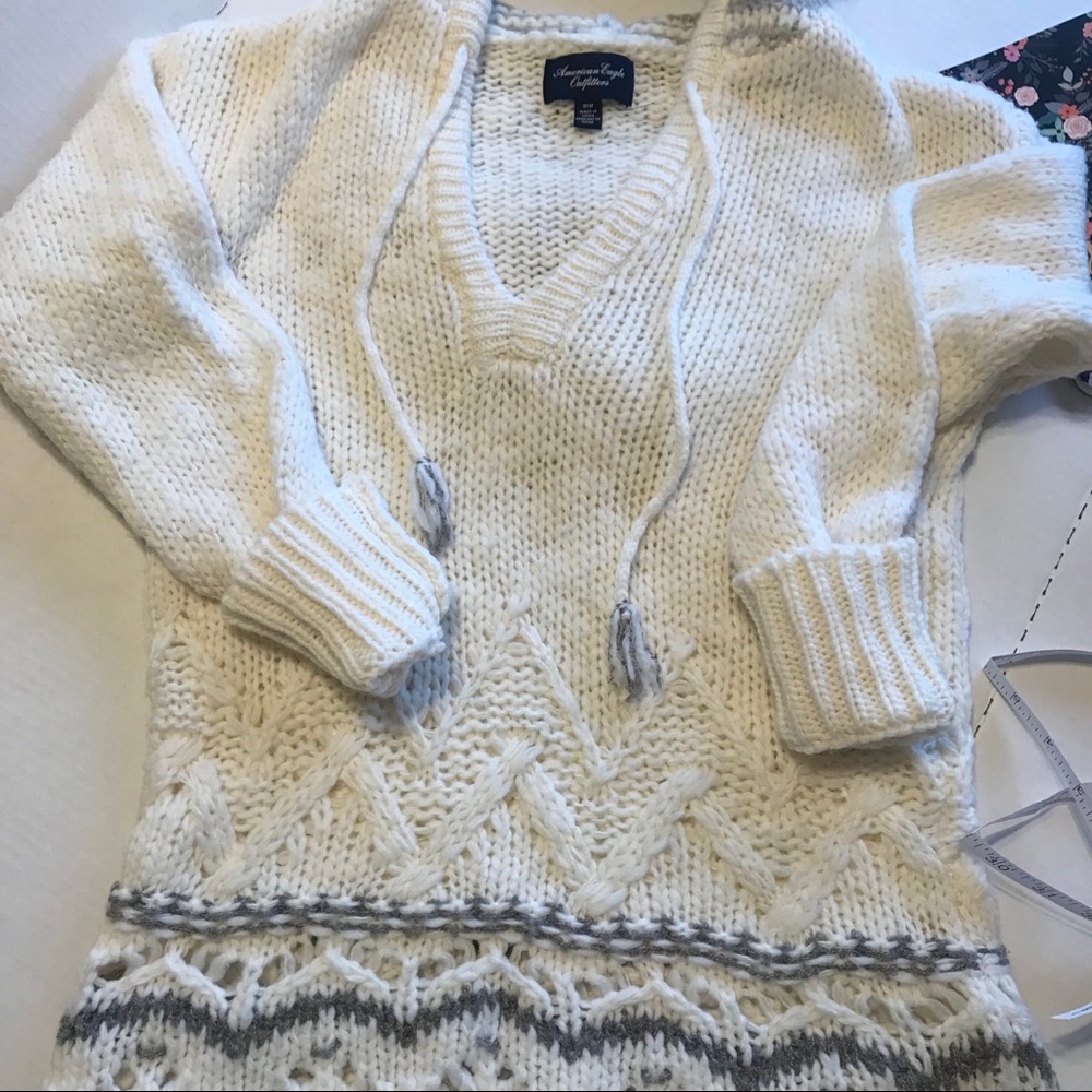 American Eagle Sweater Hoodie